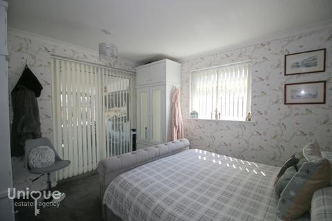 3 bedroom bungalow for sale - Northway,  Fleetwood, FY7