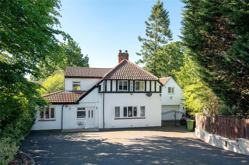 Wetherby Road, Bardsey, LS17 4 bed detached house £725,000