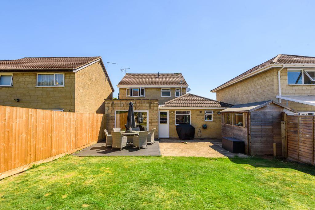 Stratton Heights, Cirencester GL7 2RL 5 bed detached house £350,000