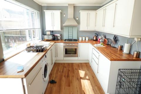 2 bedroom terraced house for sale - Surrey Crescent, Moorside, Consett, Durham, DH8 8HT