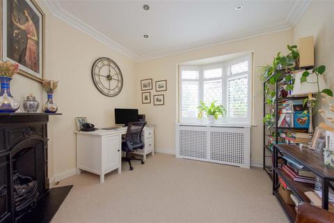 173 Huntingfield Road, London, SW15 5EN