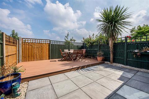173 Huntingfield Road, London, SW15 5EN