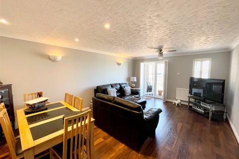 2 bedroom apartment for sale - Bermuda Place, Sovereign Harbour South, Eastbourne, BN23