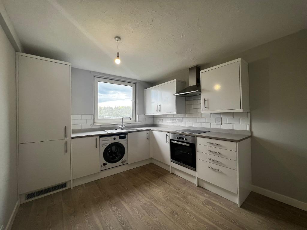 Oliver Park, Hawick, TD9 3 bed flat £550 pcm (£127 pw)