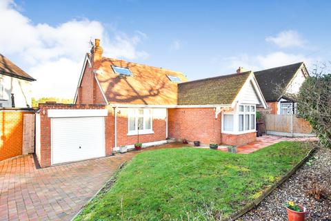3 bedroom bungalow for sale, Chingford Avenue, Hampshire GU14