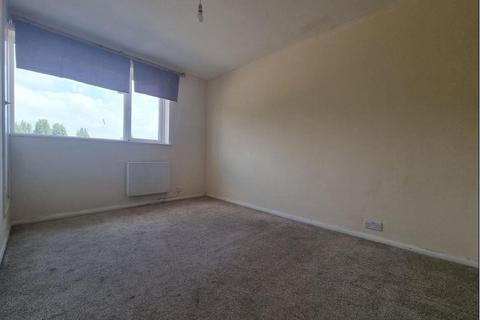 4 bedroom maisonette to rent, Slough,  Berkshire,  SL3