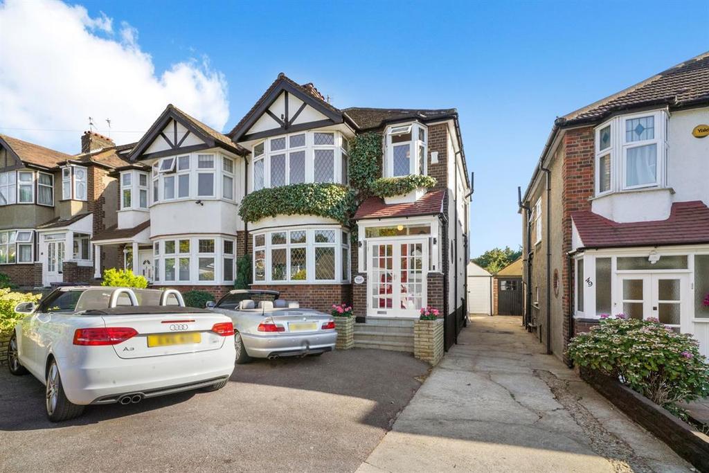 Longfield Avenue, Mill Hill 3 bed semidetached house £775,000