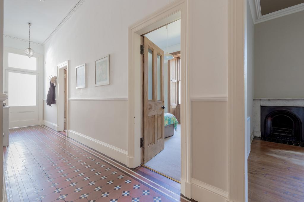 2 Shandon Street, Edinburgh, EH11 1QH 5 bed flat for sale £665,000