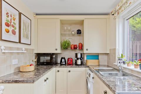17 Buckstone Shaw, Edinburgh, EH10 6XP