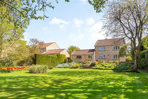4 bedroom detached house for sale - Fine Garth Close, Bramham, Wetherby, LS23