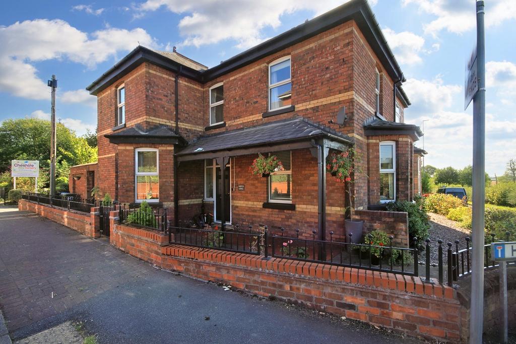 Hollins Drive, Winwick, Warrington, WA2 4 bed detached house £440,000