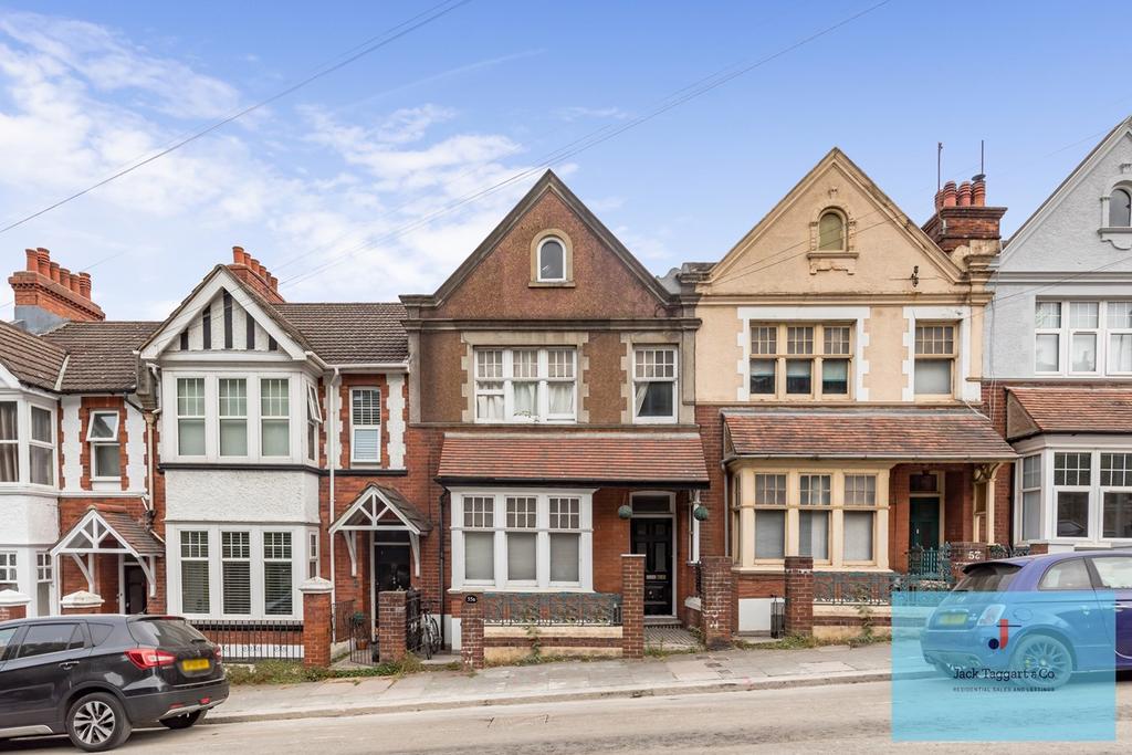 Millers Road, Brighton, BN1 2 bed apartment £250,000