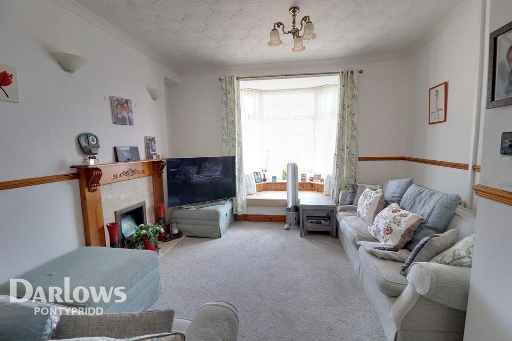Llanwonno Road, Mountain Ash 3 bed semidetached house £160,000