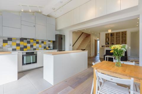 8 Glenfarg Road, London, SE6 1XH