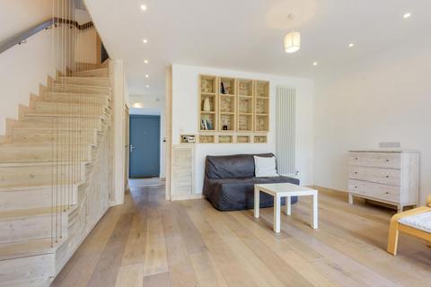 8 Glenfarg Road, London, SE6 1XH