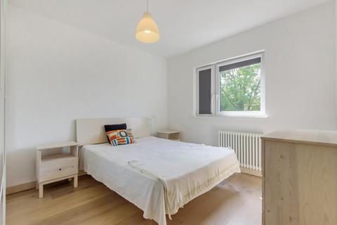 8 Glenfarg Road, London, SE6 1XH