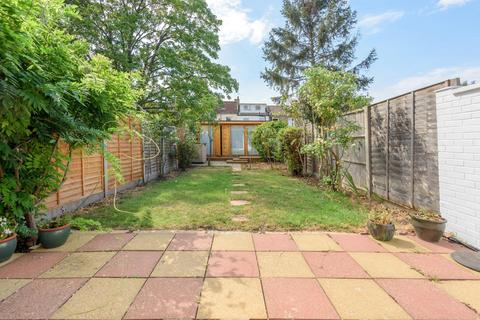 8 Glenfarg Road, London, SE6 1XH