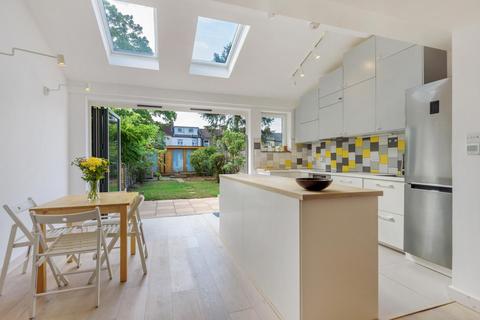8 Glenfarg Road, London, SE6 1XH