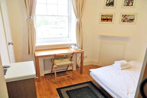 Studio to rent, Fulham Palace Road, Hammersmith, London W6