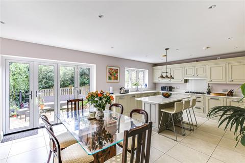 6 bedroom detached house to rent, West Hill Gardens, West Hill, Oxted, Surrey, RH8