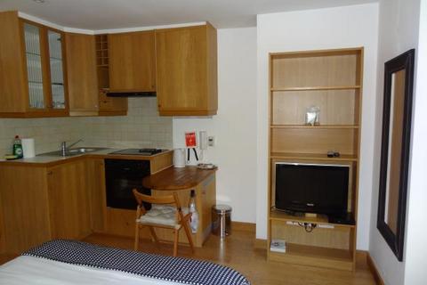undefined, Cartwright Gardens, Bloomsbury, London, WC1H