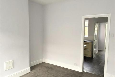 2 bedroom terraced house to rent, Essex Street, Hull HU4