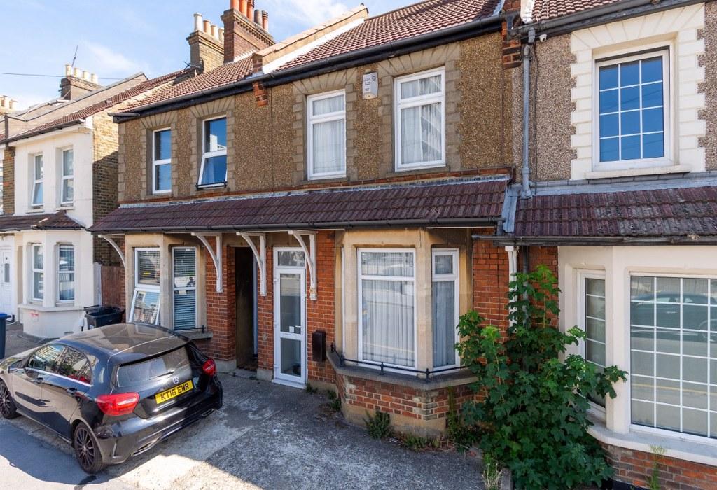 Edridge Road, Croydon, Surrey 2 bed terraced house - £400,000