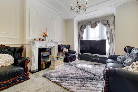 6 bedroom semi-detached house for sale - Madeira Road, Streatham, London, SW16
