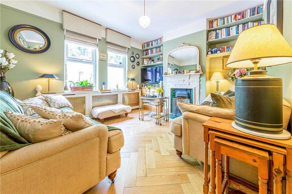 The Hill, Wheathampstead, St. Albans... 3 bed semidetached house £