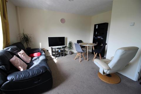 2 bedroom property for sale, Kildare Close, Bordon