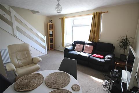 2 bedroom property for sale, Kildare Close, Bordon