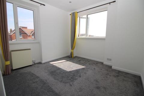 2 bedroom apartment for sale - Penfold Road, Clacton-on-Sea