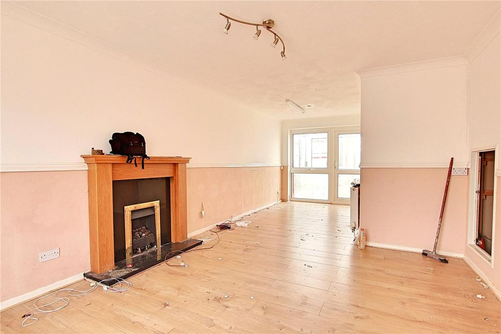Colebrook Road, Wick, Littlehampton... 2 bed end of terrace house £