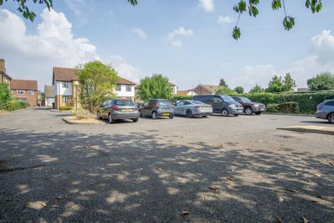 2 bedroom apartment for sale, Templar Court, Romford, RM7