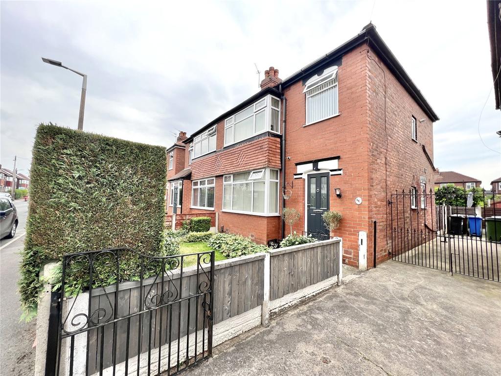Wharfedale Road, Reddish, Stockport, SK5 3 bed semidetached house £