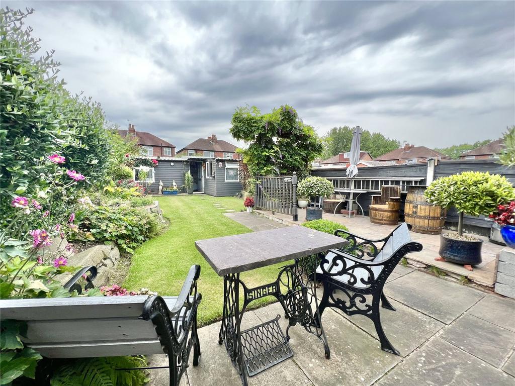 Wharfedale Road, Reddish, Stockport, SK5 3 bed semidetached house £