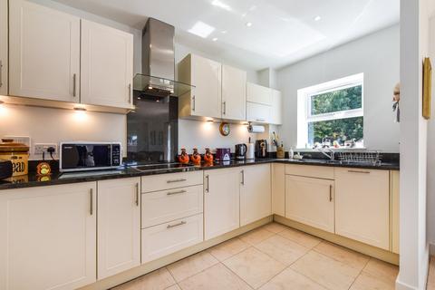 2 bedroom retirement property for sale - King George's Drive, Liphook, Hampshire