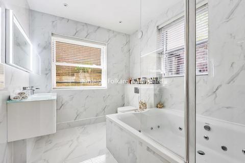 Flat 1a, 48 Yester Road, Chislehurst, BR7 5HR