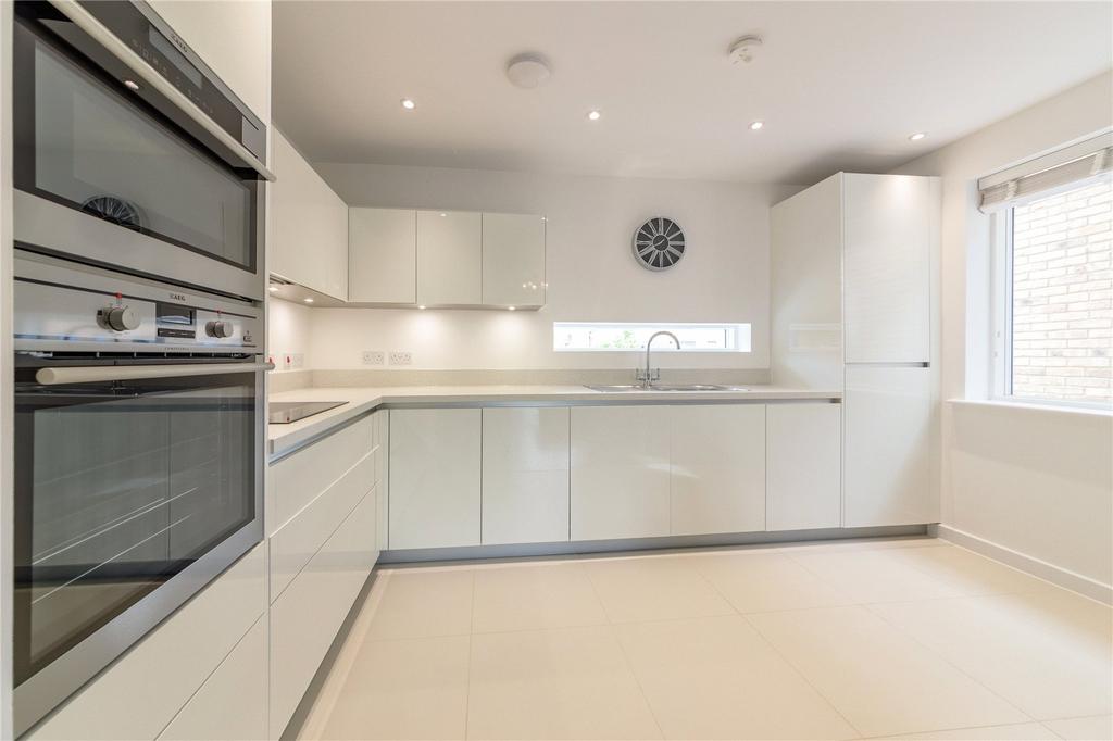 Apartment in Cambridge - View 2