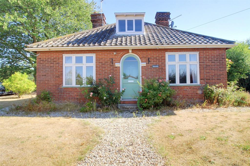 Old Friendship Lane, Cawston... 3 bed bungalow £895 pcm (£207 pw)