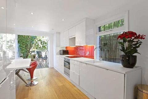 4 bedroom terraced house to rent, Greyhound Road, London, NW10