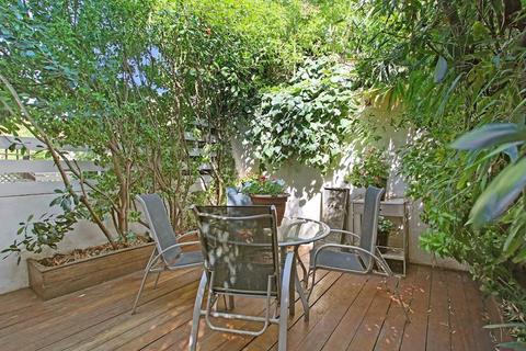 4 bedroom terraced house to rent, Greyhound Road, London, NW10