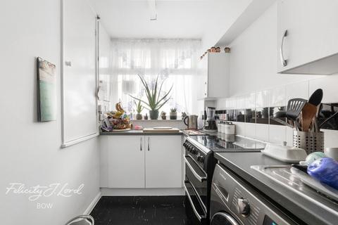 2 bedroom flat for sale, Johnson House, Roberta Street, London