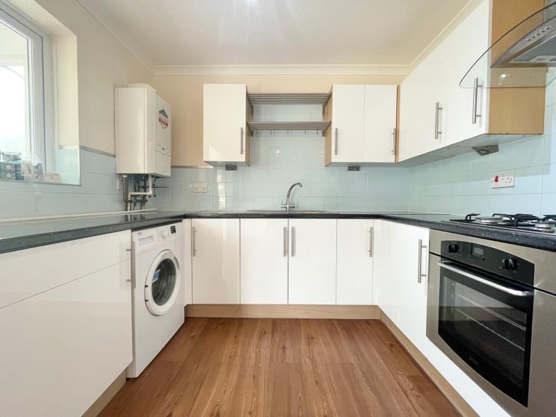 Gramwell, Shenley Church End 4 bed semidetached house £1,700 pcm (£