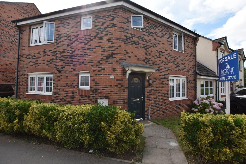 Wesham Park Drive, Wesham, PR4 3 bed detached house for sale £229,995