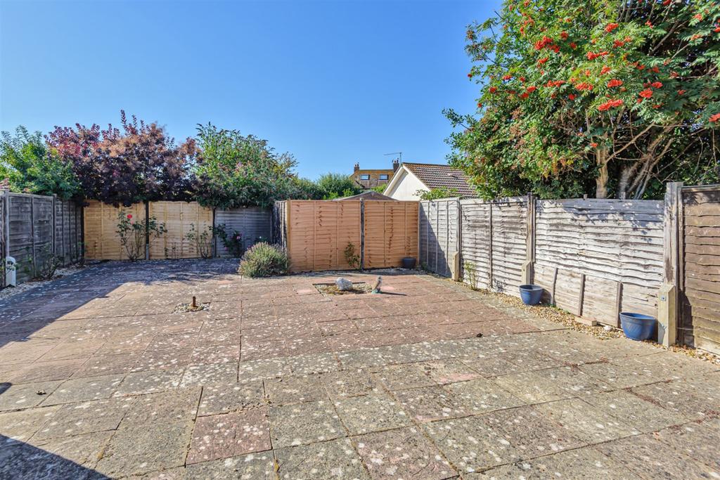 Marine Drive, Selsey, PO20 2 bed bungalow £310,000