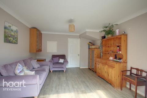 2 Blair Close, Stevenage, SG2 8DE