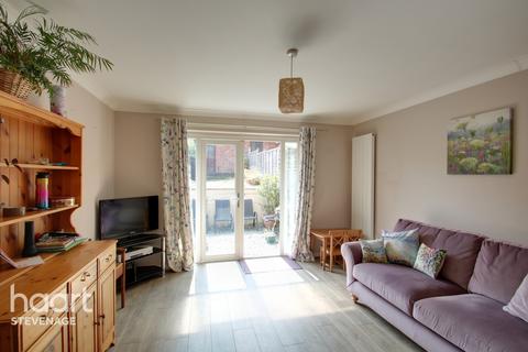 2 Blair Close, Stevenage, SG2 8DE