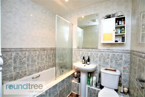 2 bedroom flat for sale, Clarice Court, Hendon NW4