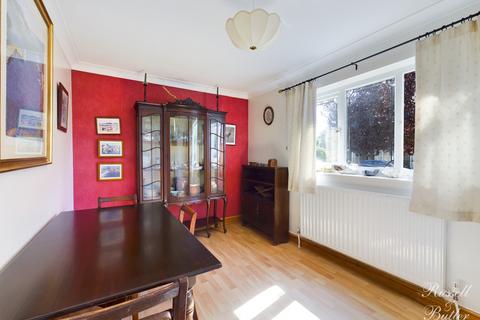 33 Badgers Way, Buckingham, MK18 7EG